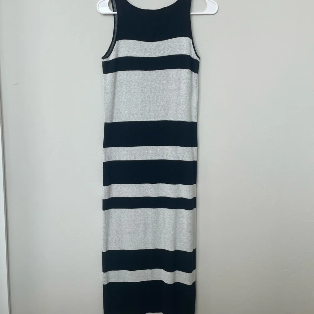 Black and Gray Striped Sleeveless Dress - Picture 2 of 3